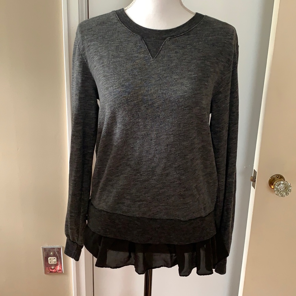 Ruffled sweatshirt - size small by Clu